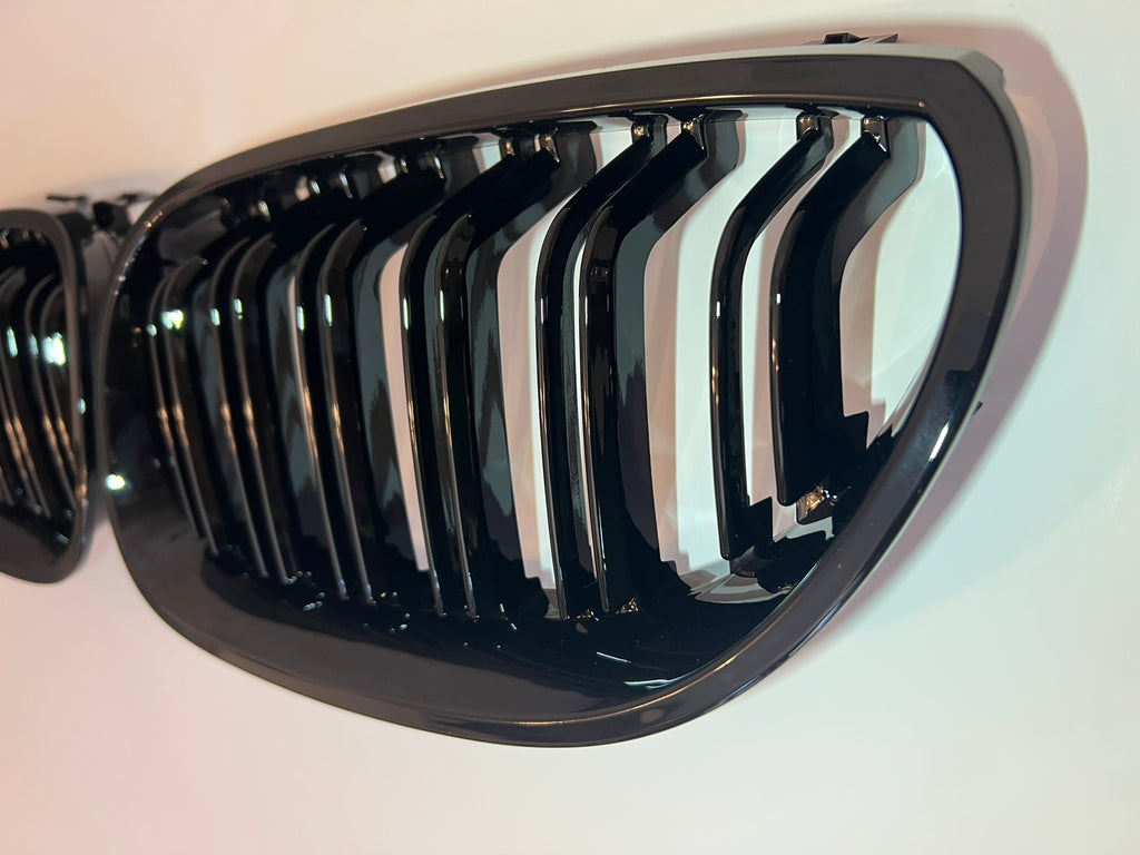 Двойни бъбреци за BMW E60/E61 – черен гланц